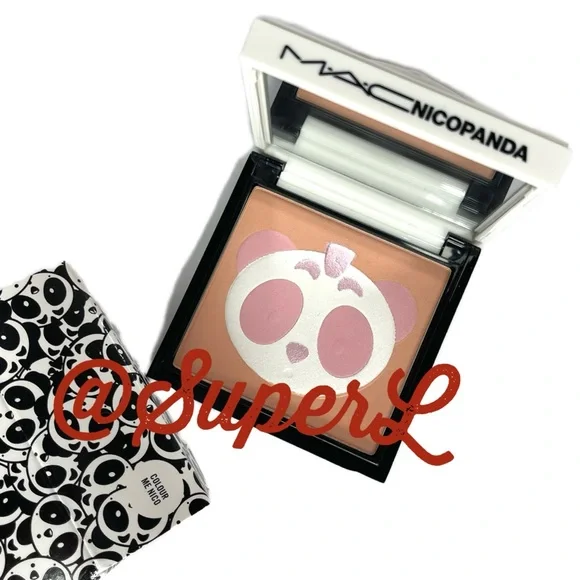 NEW Limited MAC Cosmetics Gleamer NICOPANDA FACE POWDER Blush Colour Me Nico